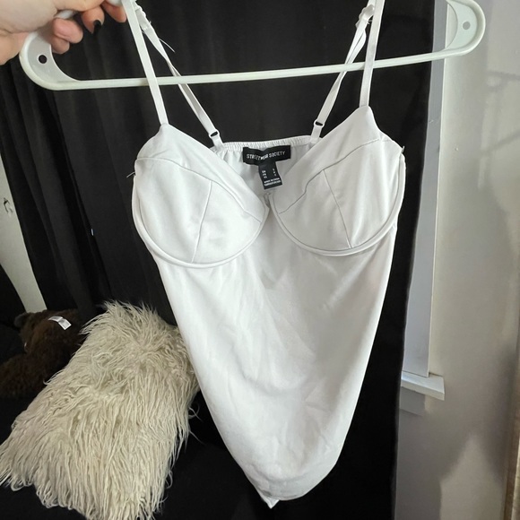 Tons of clothes! Closet clean out :) everything im selling for cheap! - Picture 5 of 15